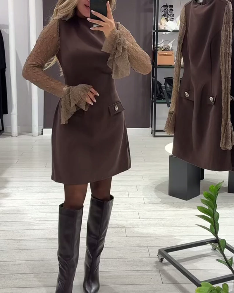 Stilfuld Og Elegant Kjole Med Klokkearmer