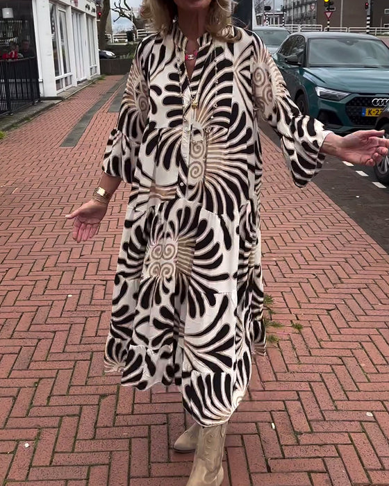 Elegantmønstret kjole i løs pasform