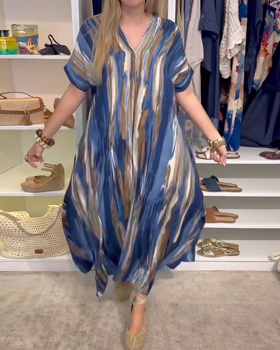 Kjole med afslappet løs v-hals