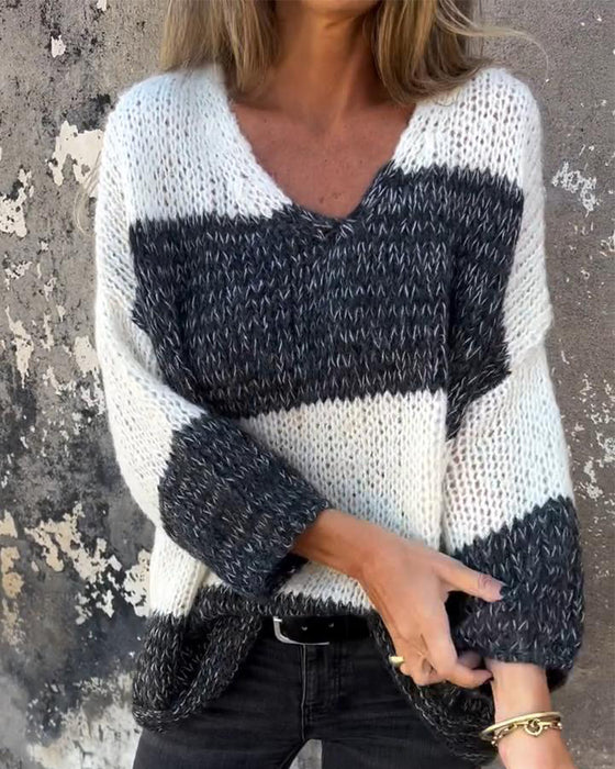 V-halset afslappet sweater i kontrastdesign