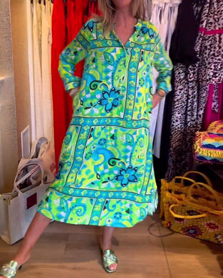 Lang grøn kjole i løs pasform med print