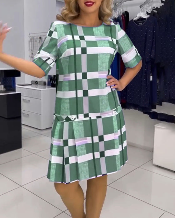 Rundhalset ternet kjole