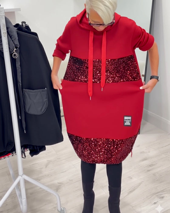 Kjole Med Hætte Og Moderigtigt Patchwork