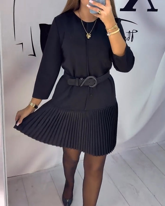 Kjole Med Trekvartærmer Og Harmonikafolder