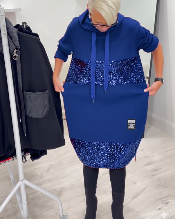 Kjole Med Hætte Og Moderigtigt Patchwork