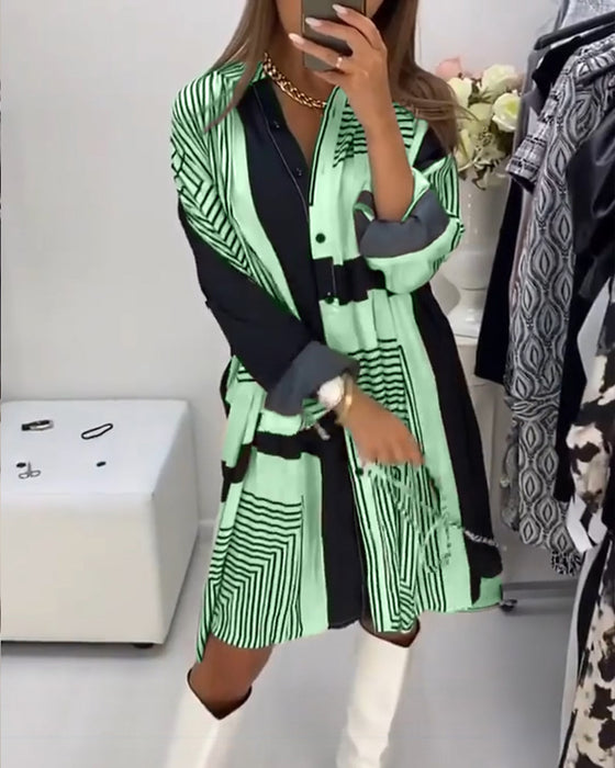 Oversized kjole med knapper og print