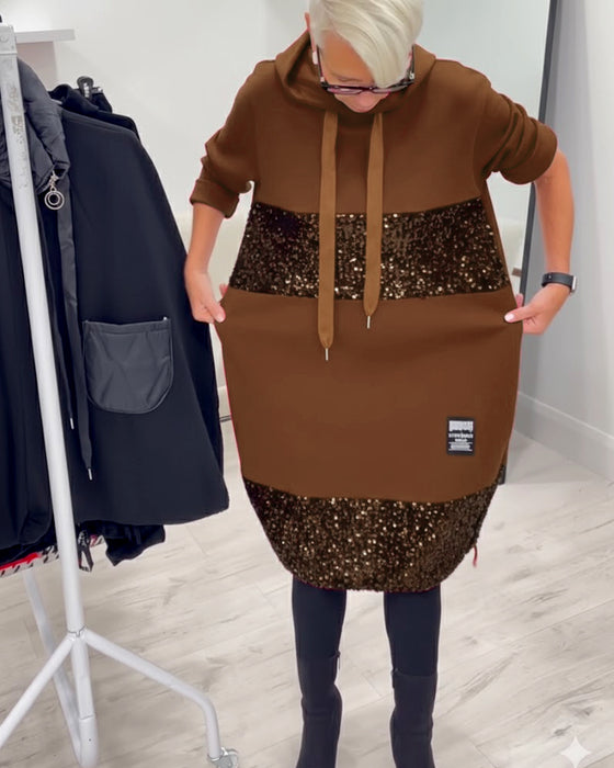 Kjole Med Hætte Og Moderigtigt Patchwork