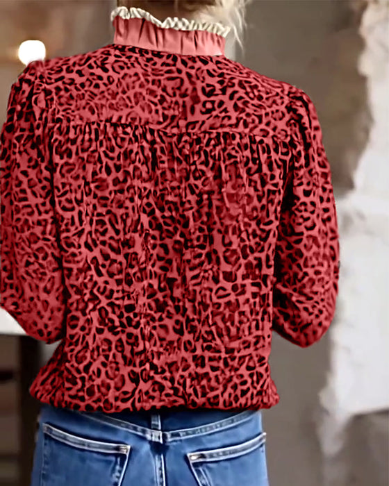 Bluse med afslappet leopardprint og lange ærmer