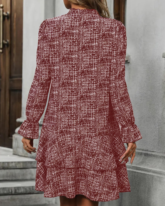 Elegant Kjole Med Flagrende Ærmer Og Striber