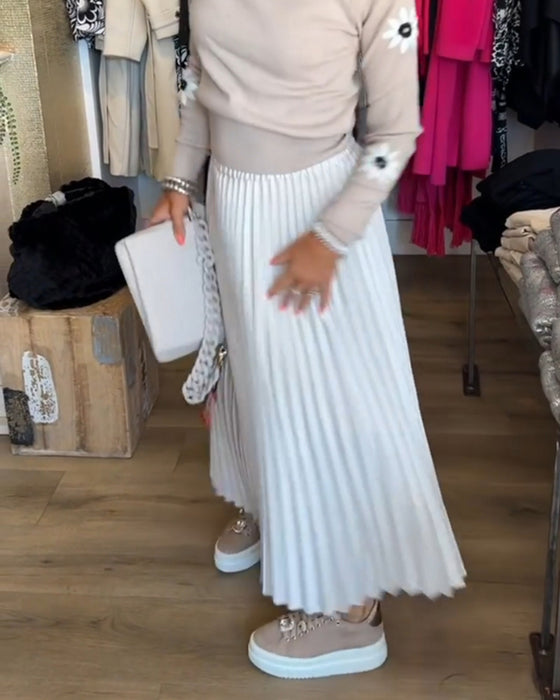 Plisseret ensfarvet kjole