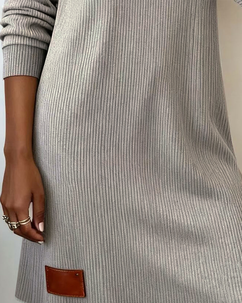 Langærmet, Lige Kjole Med Høj Krave