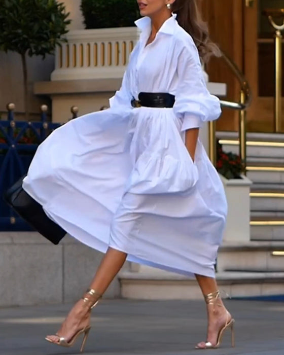 Hvid kjole med skjortekrave og svaj