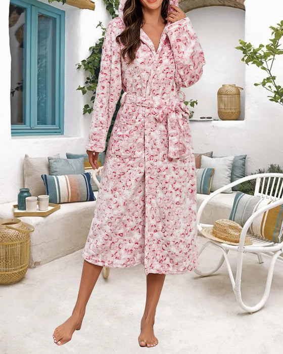 Flanell Robe Med Leopardprint Og Elegant Egenskaper
