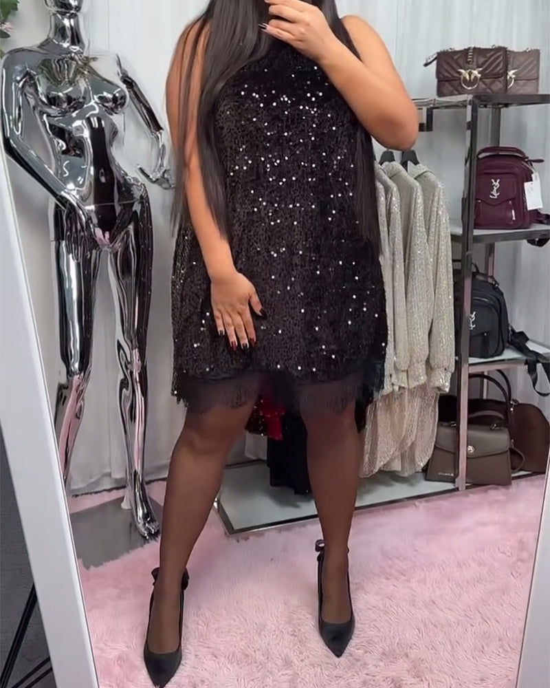 Ensfarvet Kjole Med Patchworkdetaljer