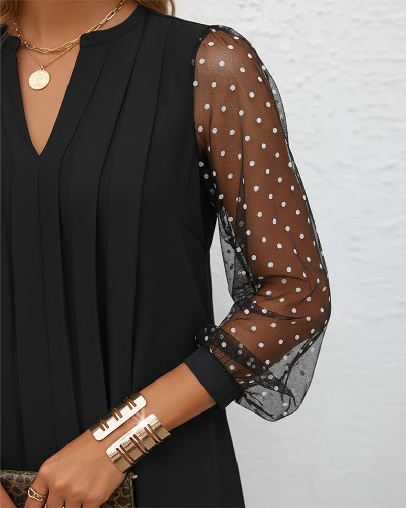 Kjole Med V-Krage Design, Netstof Och Slankende Passform