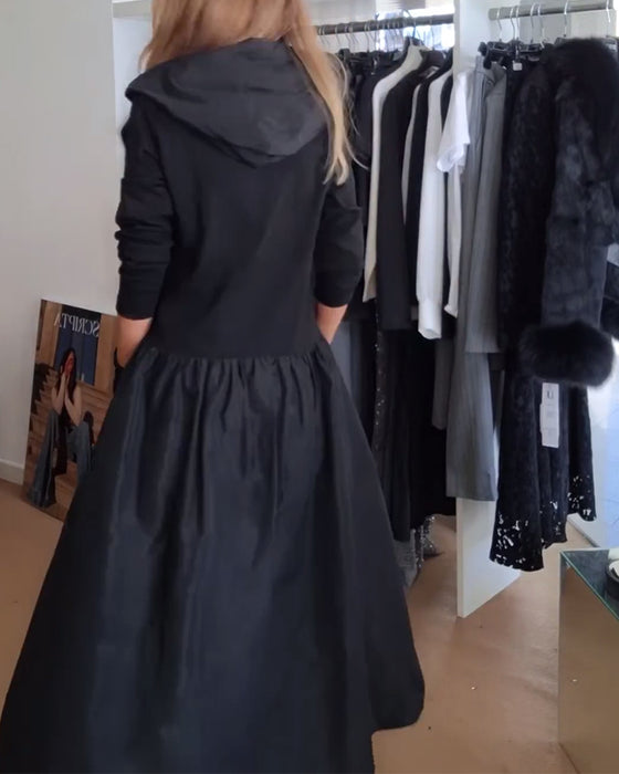 Kjole med afslappet lynlås og hætte, patchworklomme