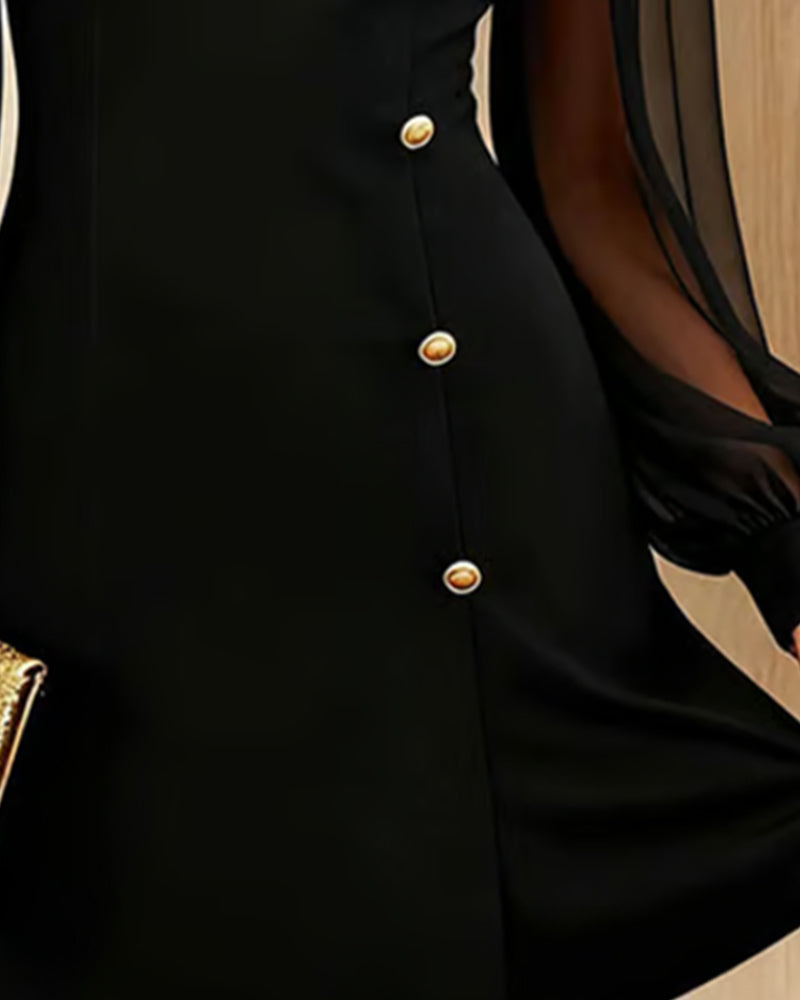 Elegant Kjole Med Metalspænde Og Indslag