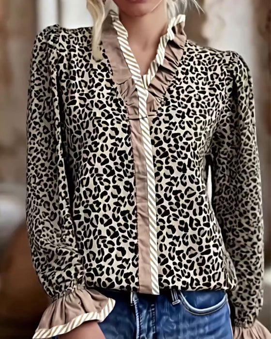 Bluse med afslappet leopardprint og lange ærmer
