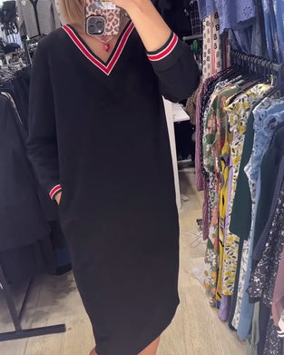 V-halset kjole med lommer