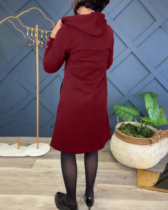 Afslappet kjole med hætte og cirkelprint