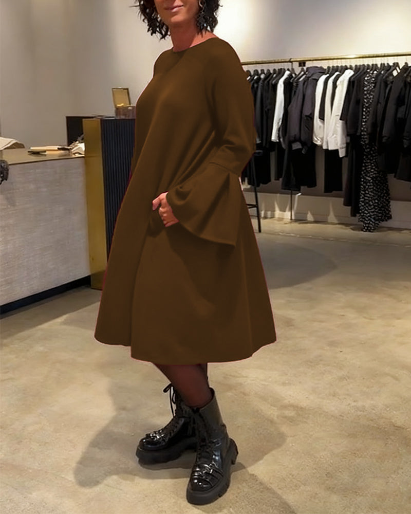 Kjole Ensfarvet Klokkeærme Rynket