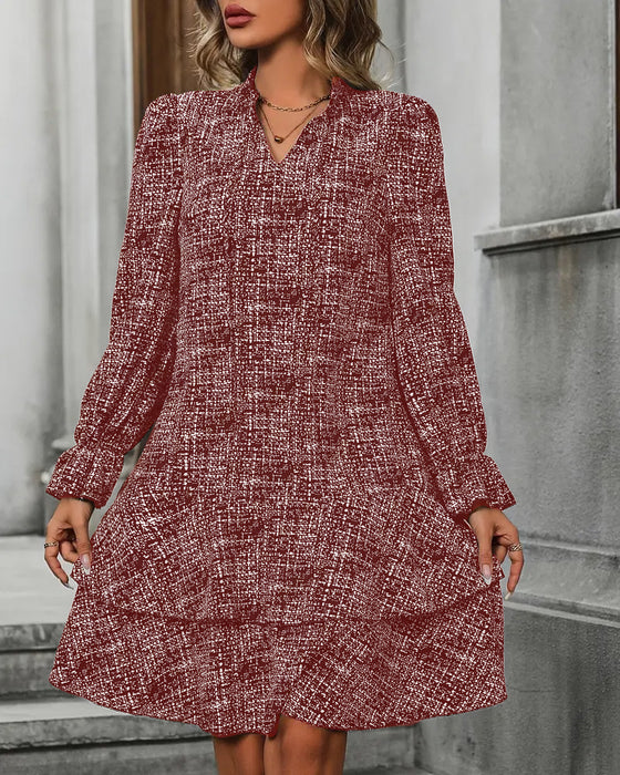 Elegant Kjole Med Flagrende Ærmer Og Striber