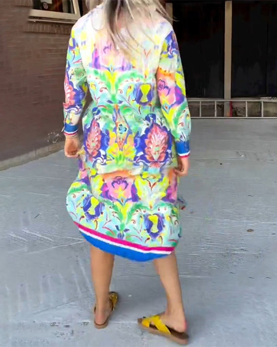 Mønstret kjole i løs pasform med V-hals