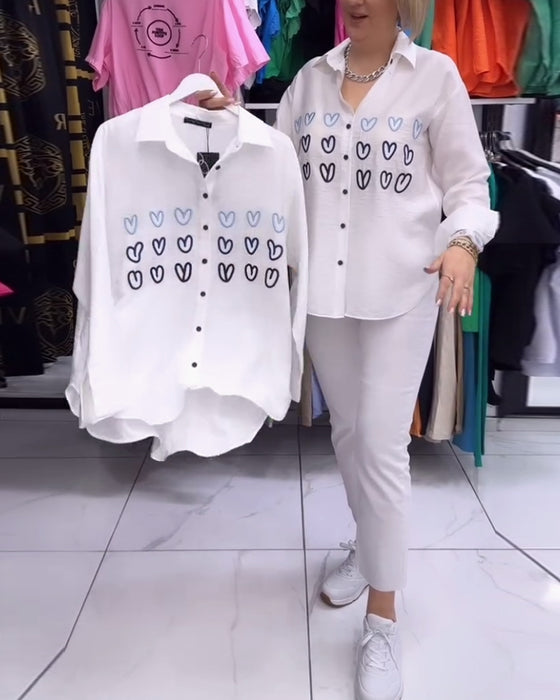 Hvid skjorte med hjerter