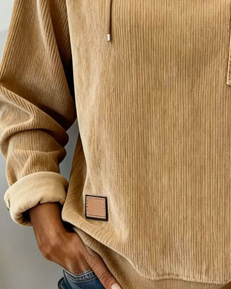 Ensfarvet Hættetrøje Med Lommedesign