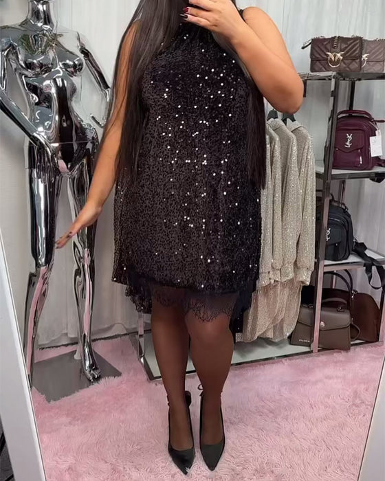 Ensfarvet Kjole Med Patchworkdetaljer