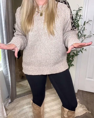 Pullover afslappet rund hals med leopardprint og patchwork