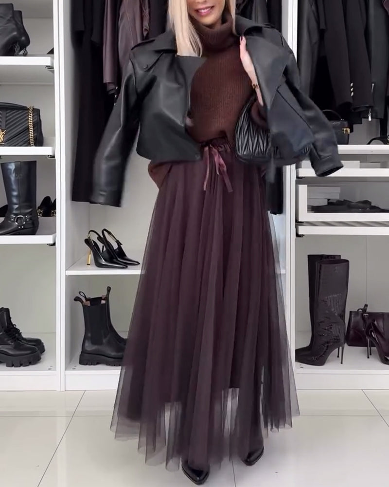 Afslappet ensfarvet plisseret mesh-nederdel med snøre