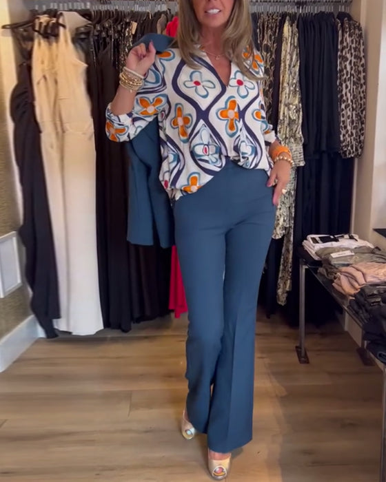 Bluse med V-hals og blomstermønster