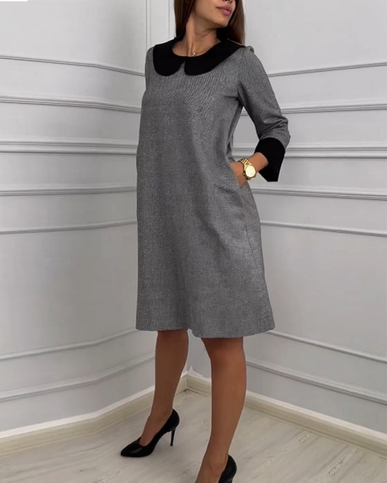 Afslappet kjole med Peter Pan-krave