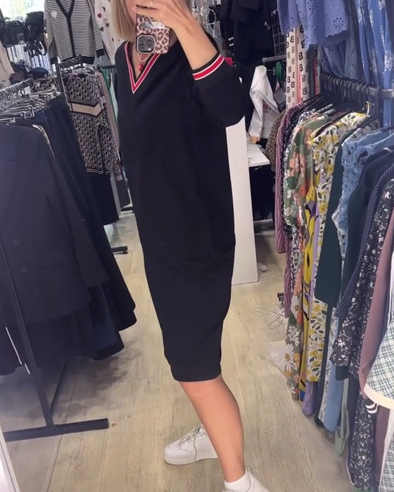 V-halset kjole med lommer