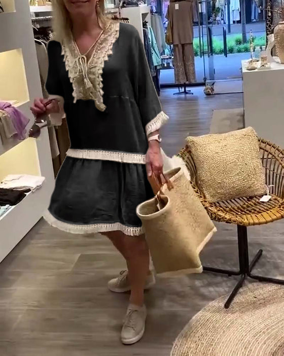 Blondekjole med frynser og flæser