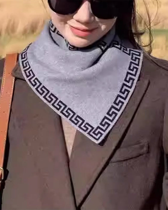 Stilfuldt alsidigt trekanttørklæde