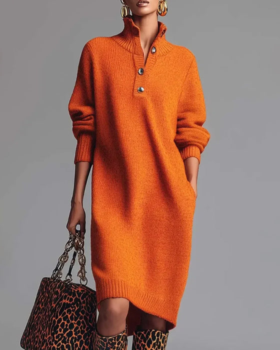 Ensfarvet Kjole Med Knapper Og Høj Hals