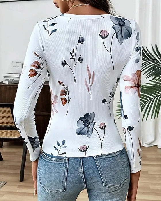 T-Shirt Med Blomstrende Mønstre Og Alsidig Design