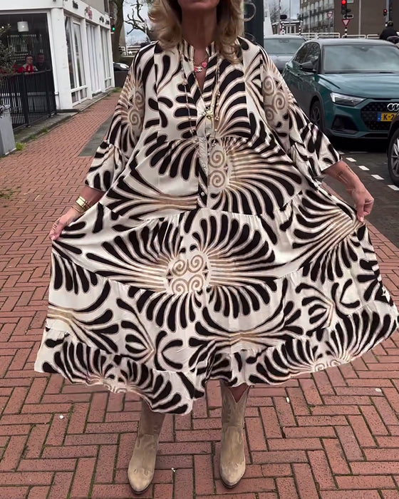 Elegantmønstret kjole i løs pasform