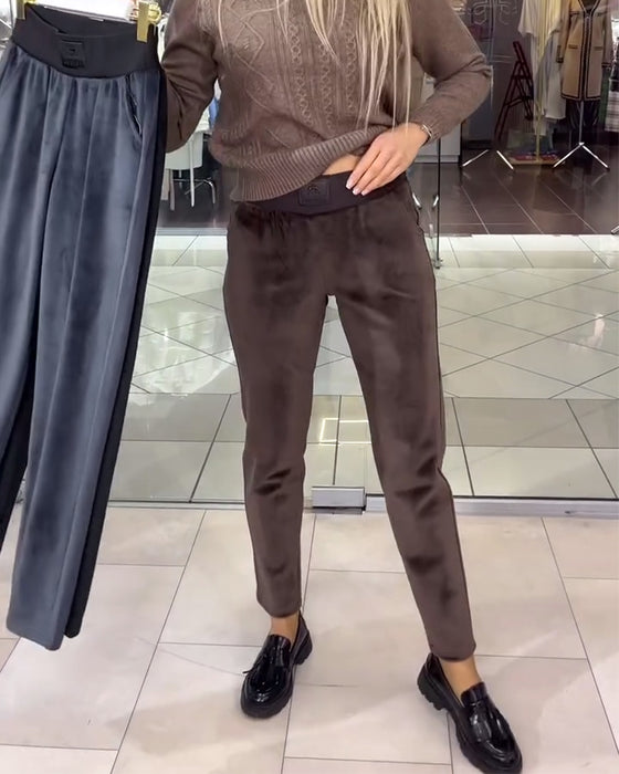 Simple ensfarvede varme og behagelige fløjlsbukser