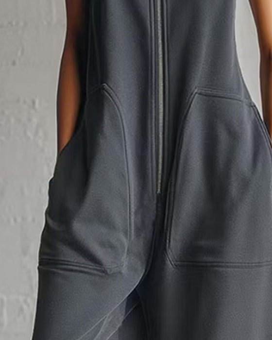 Ensfarvet Jumpsuit Med Hætte Og Lomme