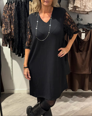 Kjole Stilfuld V-hals Kjole Med Blonderærmer
