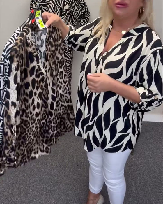 Afslappet bluse med V-udskæring