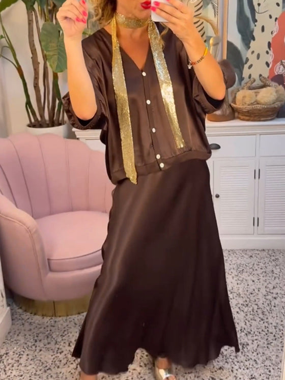 To-delt sæt | Nederdel og bluse med knapper og rosemotiv