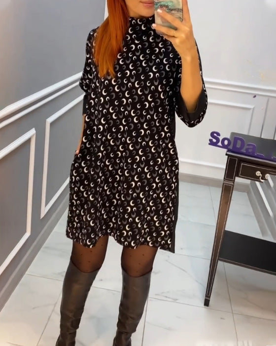 Afslappet sommerfugl kjole med print