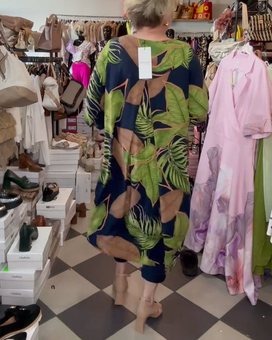 Løs Kjole Med Bladprint Og V-Udskæring