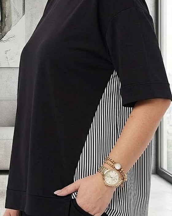 Afslappet sort bluse med nålestribet ryg