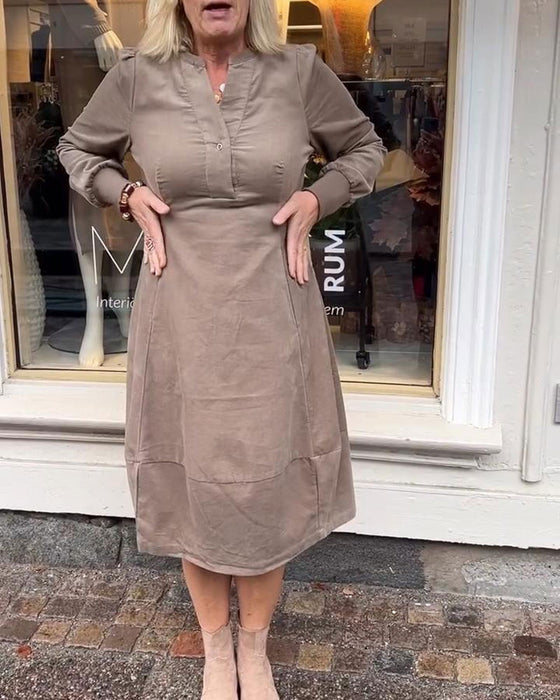 Kjole afslappet retro med lange ærmer