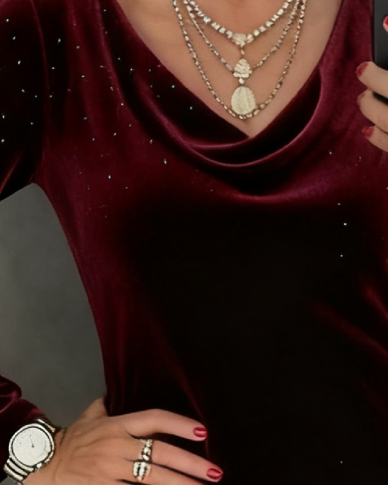 Kjole Med Fin Glitre Og Lige Snit